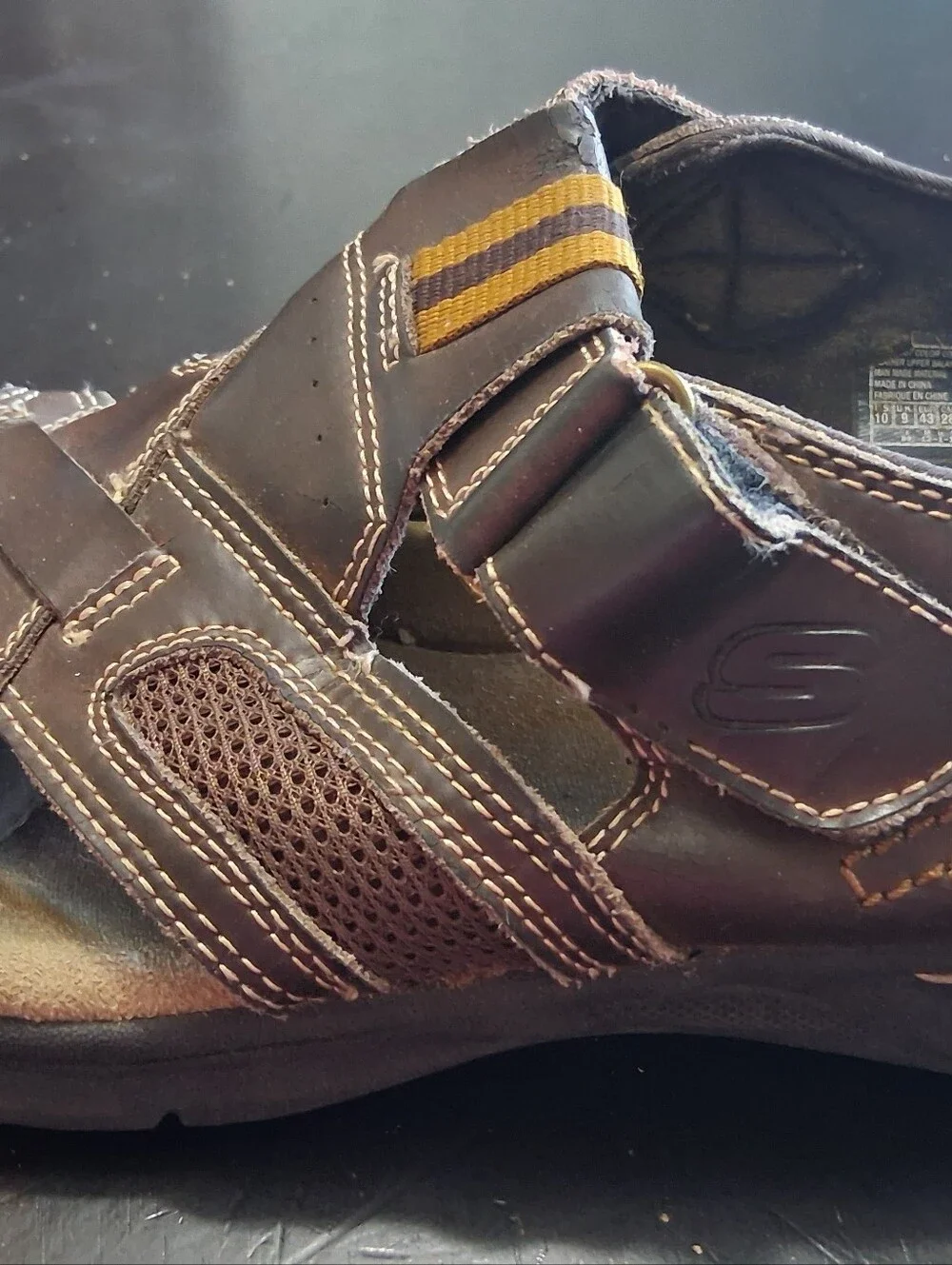 Skechers Y2K Fisherman Dark Brown Leather Strappy Sandals    Size 10